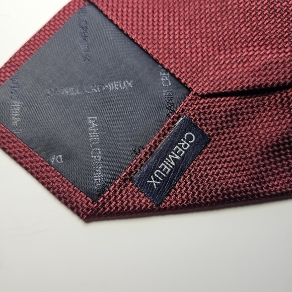 Daniel Cremieux- 100% Silk- Made in France- reddish maroon- formal - Picture 4 of 8
